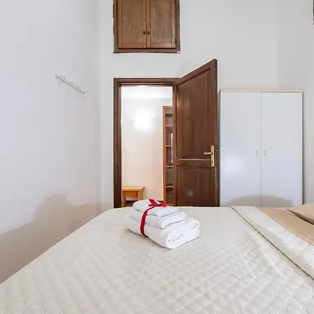 Apartment Casa Luciana - Nel Centro Storico *